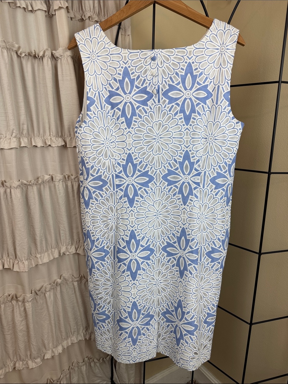 Talbots Petite Floral Lined Shift Dress Sleeveless Lace Size 16P Like New - Picture 4 of 9